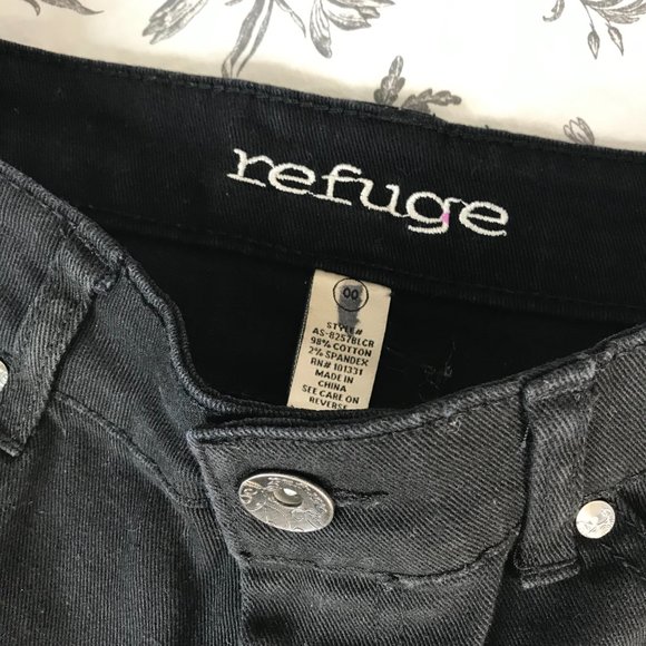 Refuge Denim Shorts | Black | Size 00 - Picture 5 of 6
